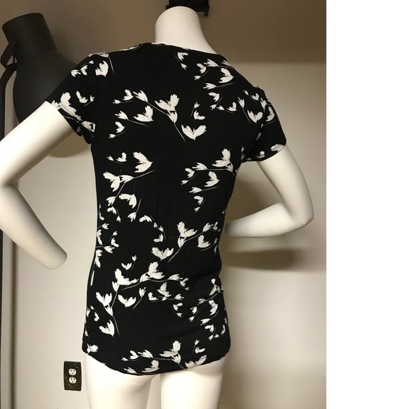 Le Chateau black white floral cut out shirt blouse top short sleeve NWT - Picture 3 of 4